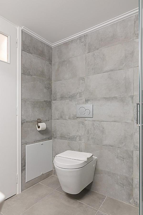 Spacious Two Bedroom Apartment In Central Location Atena Exterior foto