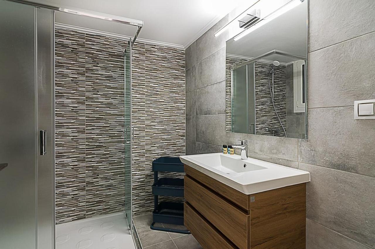 Spacious Two Bedroom Apartment In Central Location Atena Exterior foto